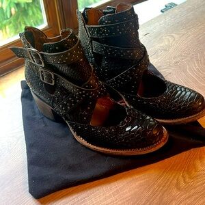 Freebirc sapphire black snake